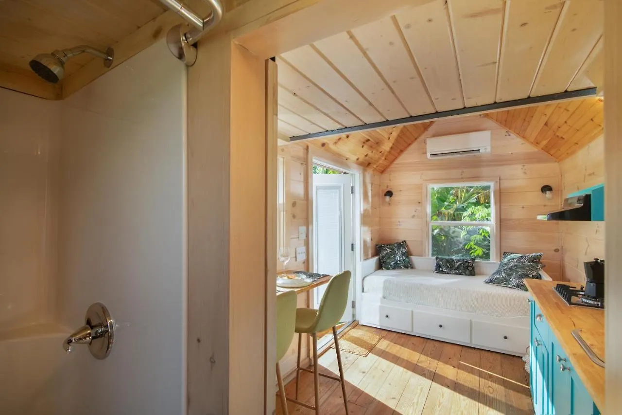 פונטה קאנה New!! Tropical Tiny Sanctuary-Tiny Home Near Beach 0*, פונטה קאנה